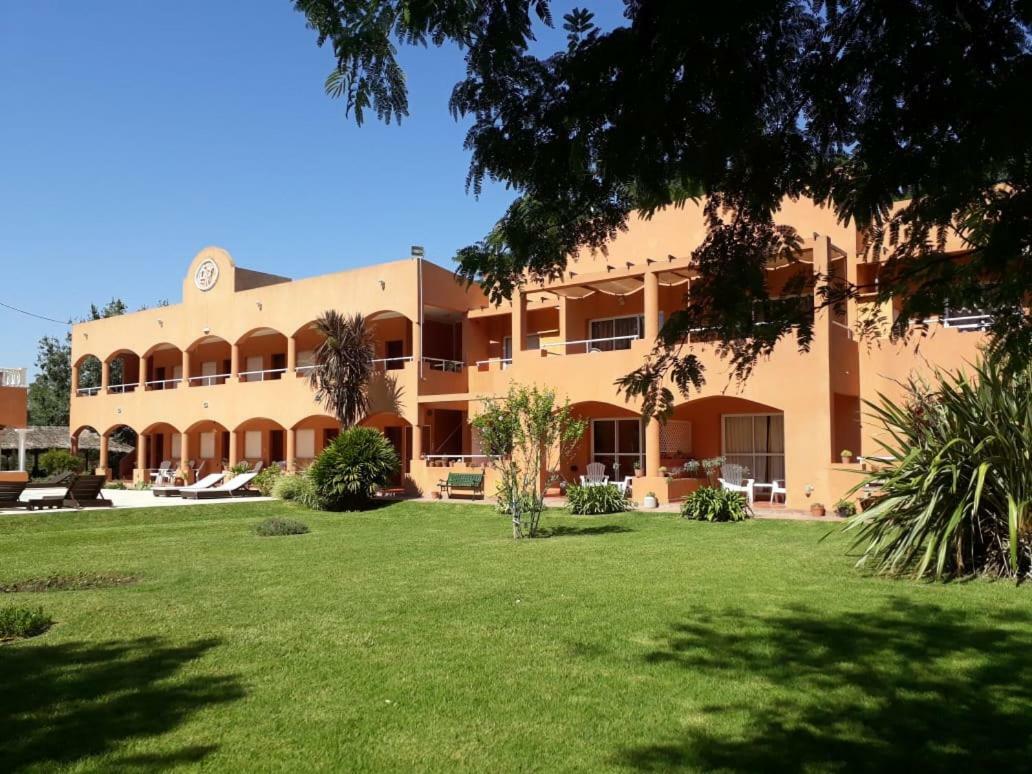 Victorias Hotel *